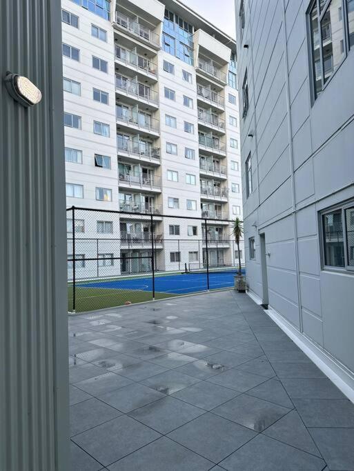 Immaculate 3 Bd 2 Bth Apartment -Free Carpark & Pool Auckland Ngoại thất bức ảnh