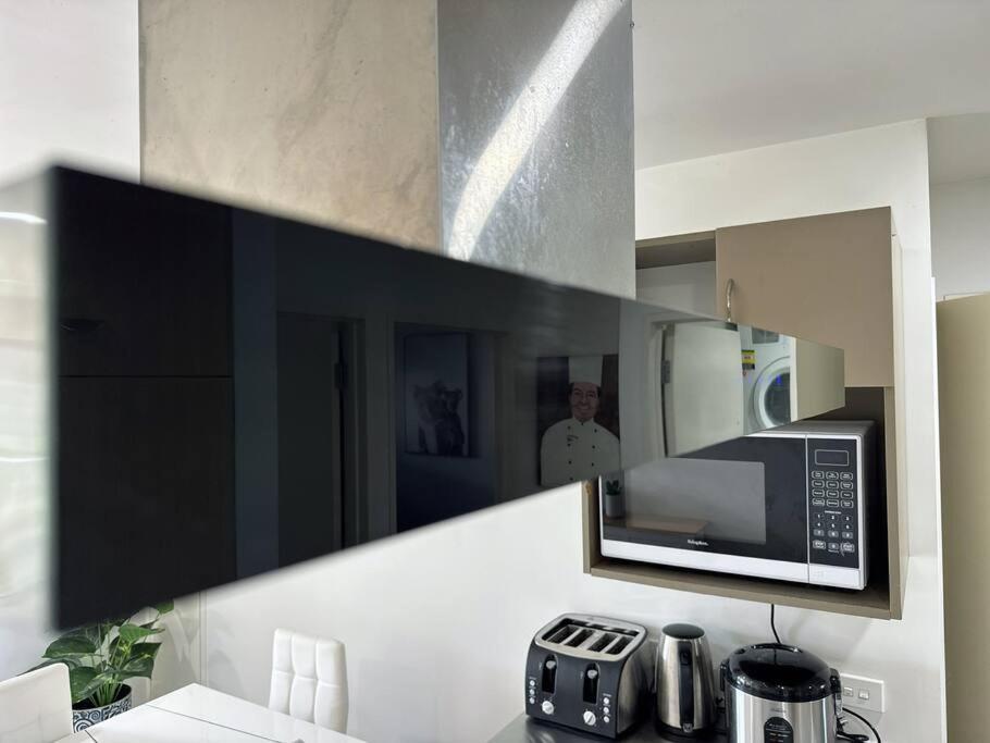 Immaculate 3 Bd 2 Bth Apartment -Free Carpark & Pool Auckland Ngoại thất bức ảnh