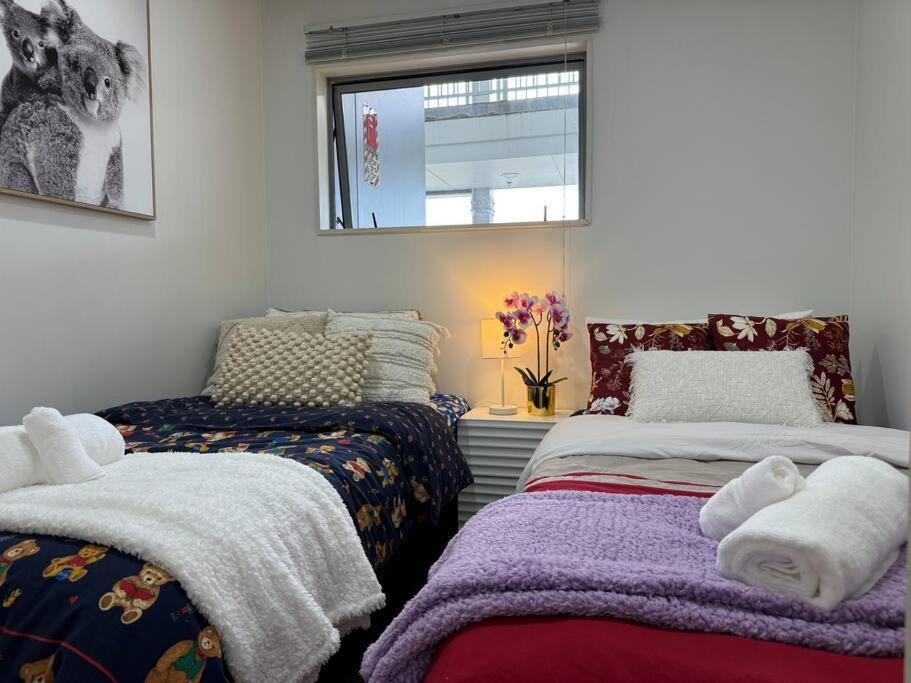 Immaculate 3 Bd 2 Bth Apartment -Free Carpark & Pool Auckland Ngoại thất bức ảnh