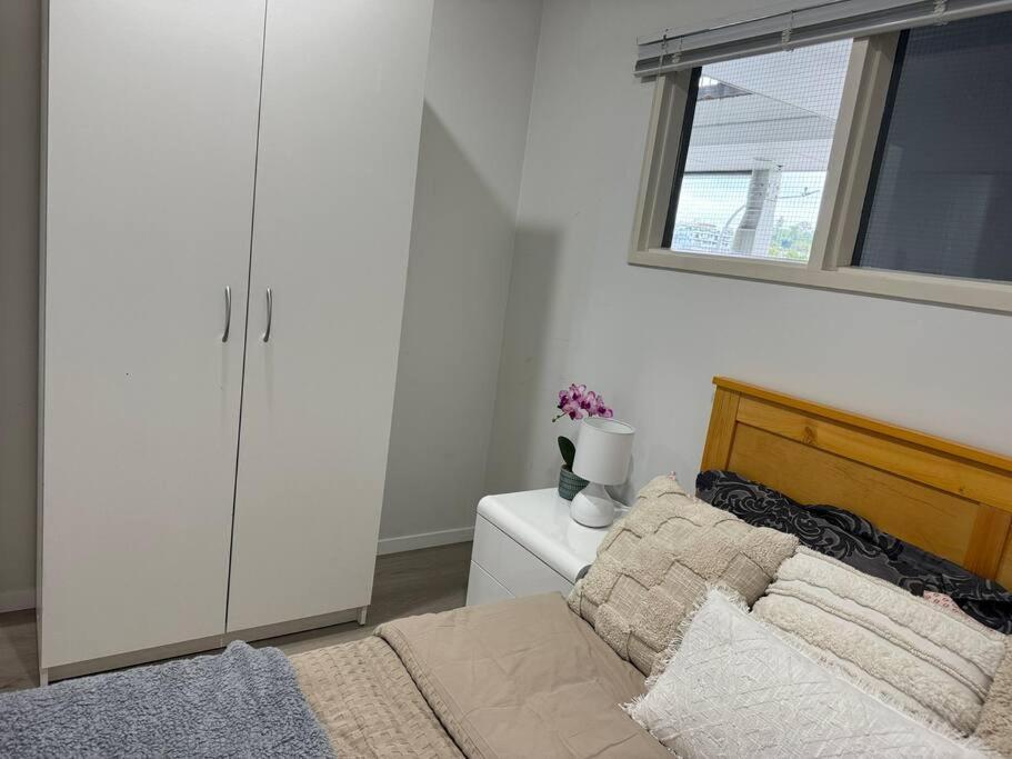 Immaculate 3 Bd 2 Bth Apartment -Free Carpark & Pool Auckland Ngoại thất bức ảnh
